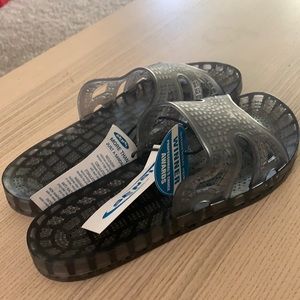 NWT Sensi Men’s sandal